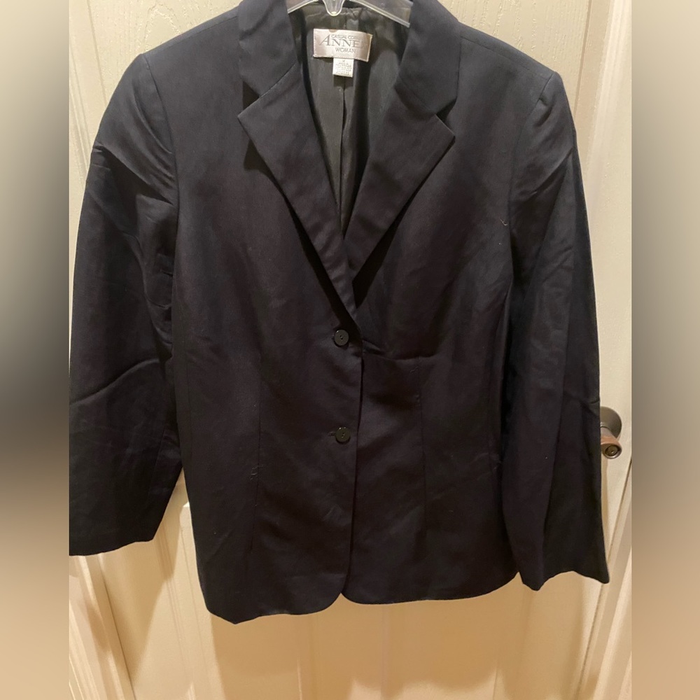 Casual Corner Annex Ladies Linen Blend Two-Button Blazer. Size 1X